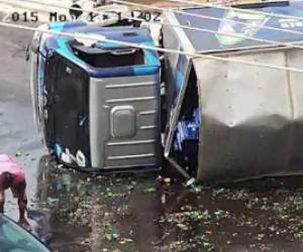 Photos Of Accident Along Lekki-Epe Expressway In Lagos